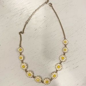 Forever 21 Daisy charm necklace